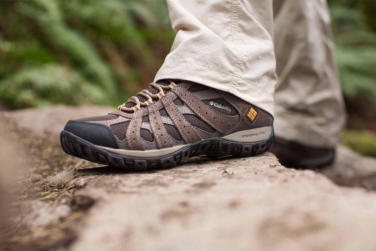 columbia low cut hiking shoes